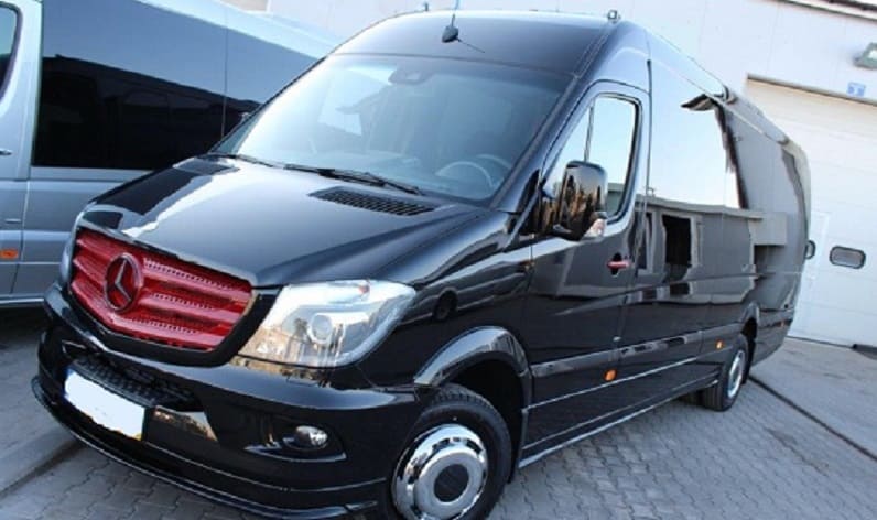 Tyrol: Bus booking in Lienz in Lienz and Austria